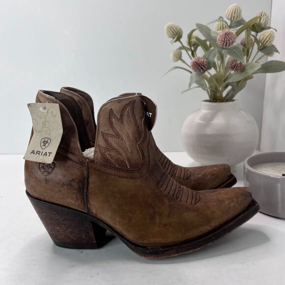 Ariat Hazel Western Boots Naturally Distressed Snip Toe Brown Womens 6.5B NWOB - Picture 3 of 9